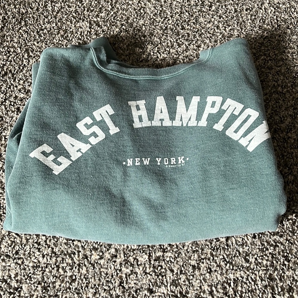 East Hampton green crewneck.
